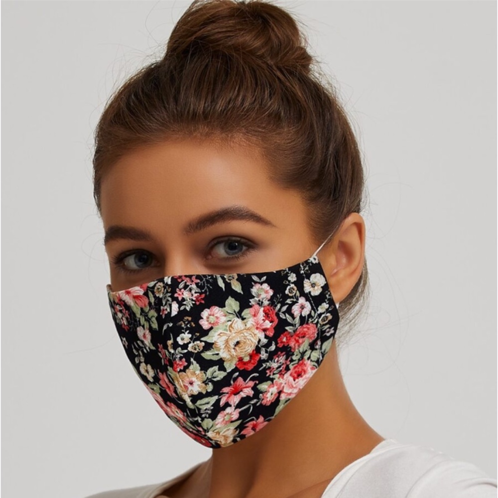 Floral Filter Face Mask w/ 2 Filters